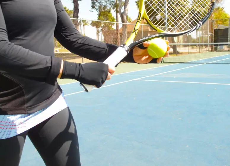 Why Don't Tennis Pros Wear Gloves